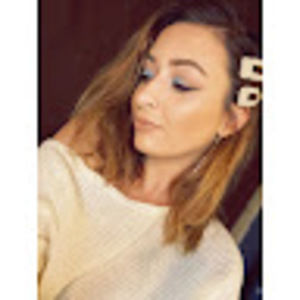 Meet your Posher, Caitlin